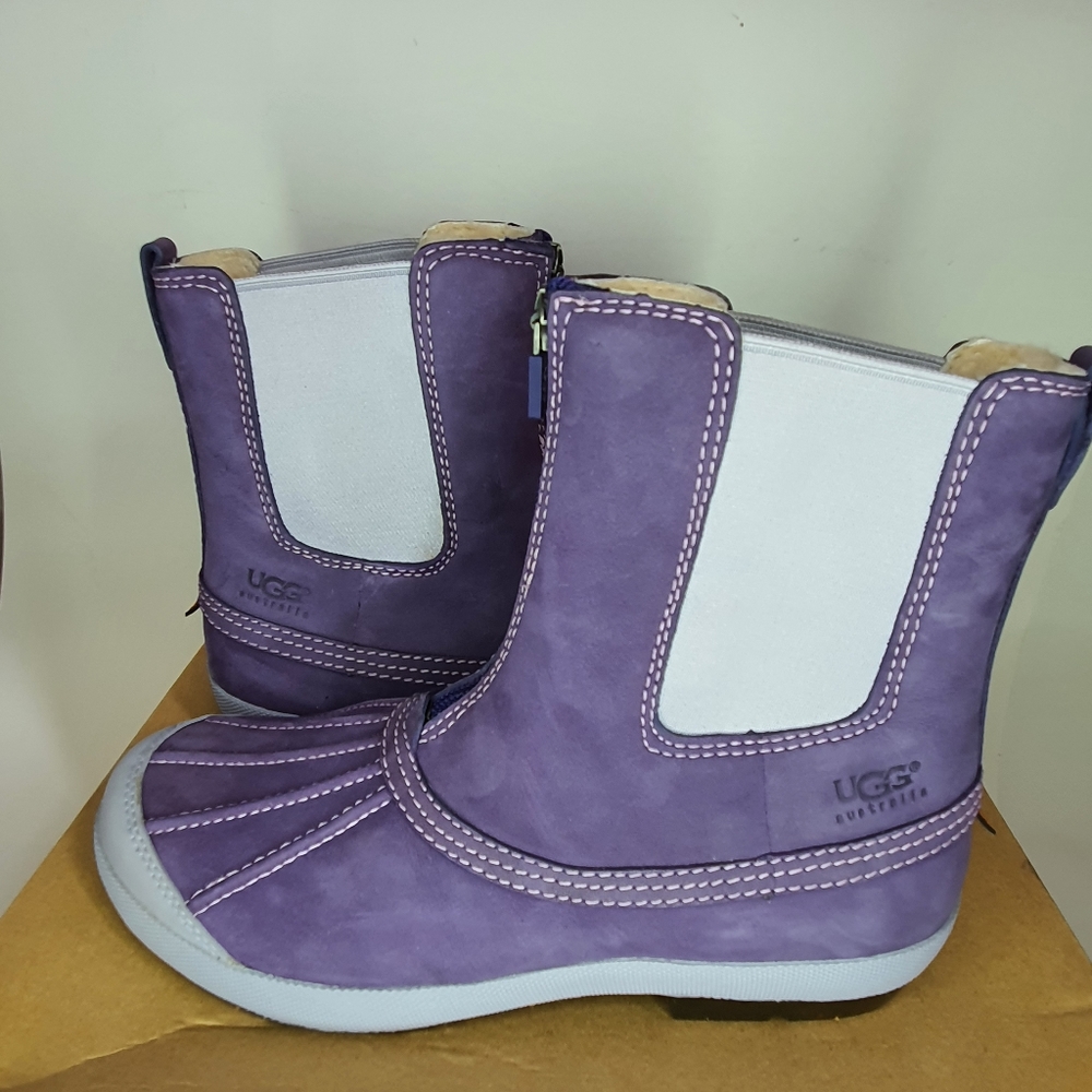 UGG Slushy short Boot - Purple Kids Size 5